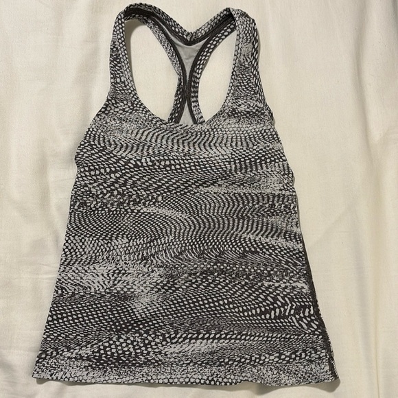 Lululemon tank top size 2 - Picture 1 of 3